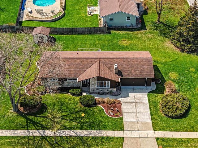 2218 TOWN HALL ROAD, Green Bay, WI 54311