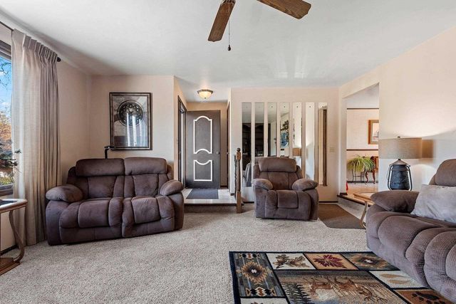 2218 TOWN HALL ROAD, Green Bay, WI 54311