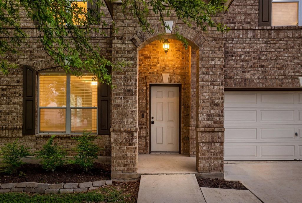 8716 Panadero DR, Austin, TX 78747