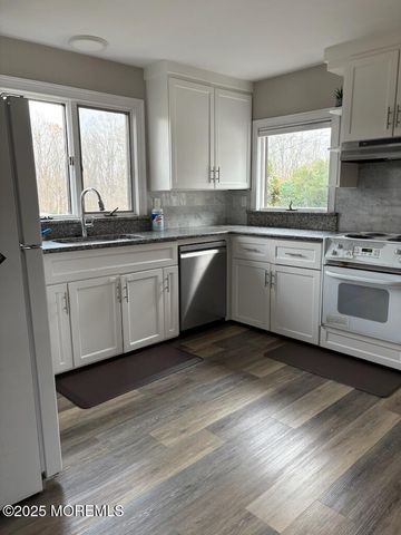 15 Windsor Place, Colts Neck, NJ 07722