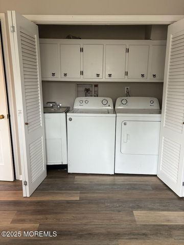 15 Windsor Place, Colts Neck, NJ 07722