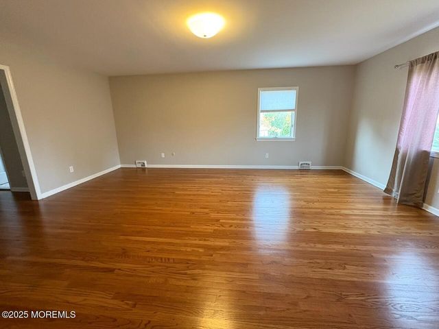 15 Windsor Place, Colts Neck, NJ 07722