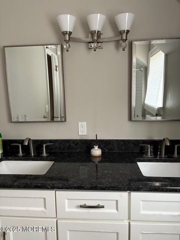 15 Windsor Place, Colts Neck, NJ 07722