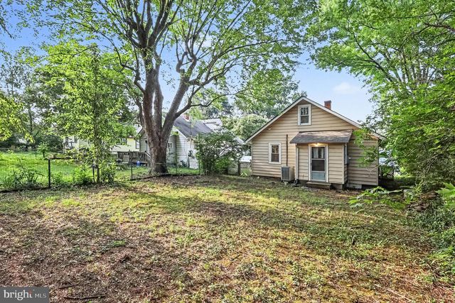 108 OAK ST, Fredericksburg, VA 22401