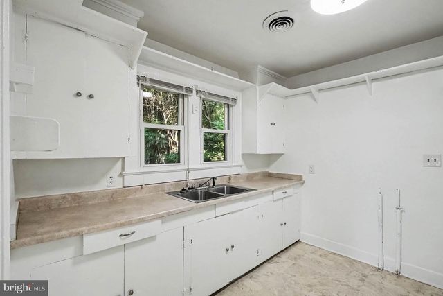 108 OAK ST, Fredericksburg, VA 22401