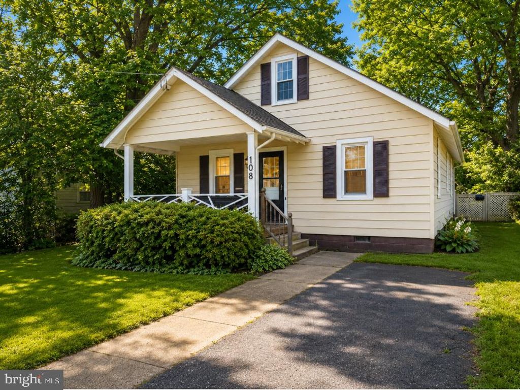 108 OAK ST, Fredericksburg, VA 22401