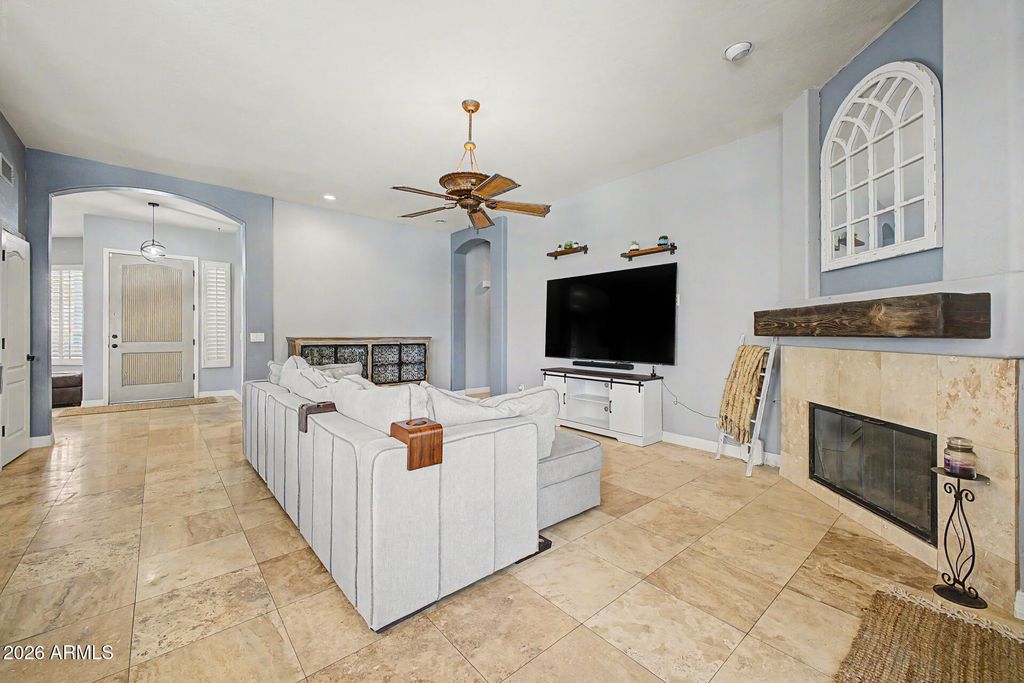 Image 11 of property listing at 3092 S PENNINGTON Drive, Chandler, AZ 85248