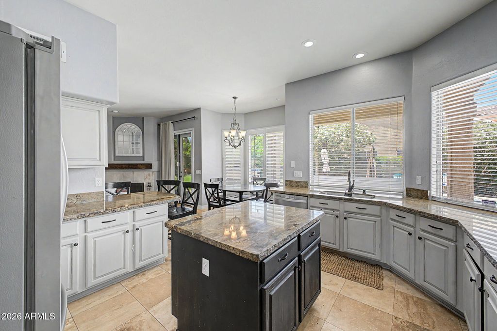 Image 13 of property listing at 3092 S PENNINGTON Drive, Chandler, AZ 85248