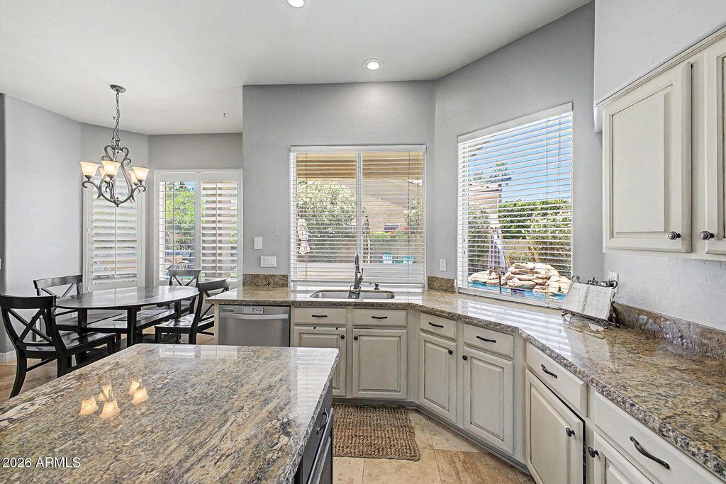 Image 14 of property listing at 3092 S PENNINGTON Drive, Chandler, AZ 85248