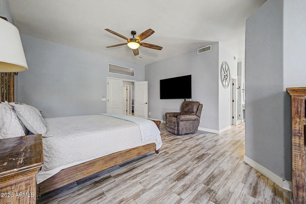Image 18 of property listing at 3092 S PENNINGTON Drive, Chandler, AZ 85248