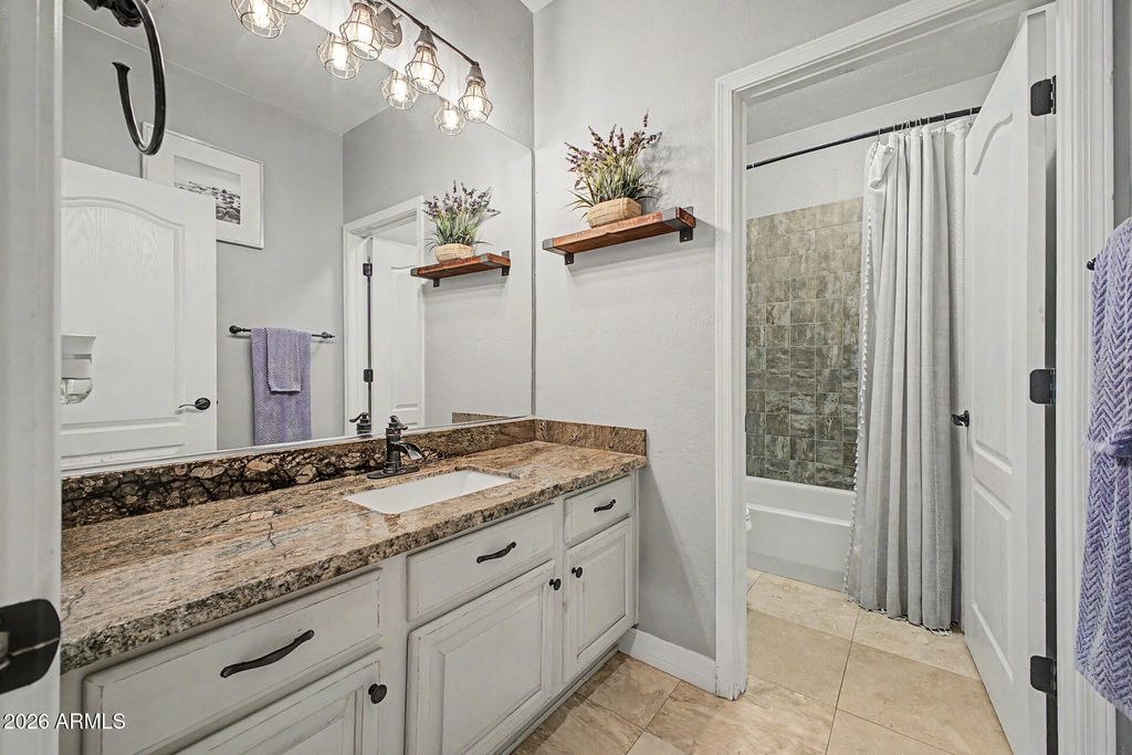 Image 24 of property listing at 3092 S PENNINGTON Drive, Chandler, AZ 85248