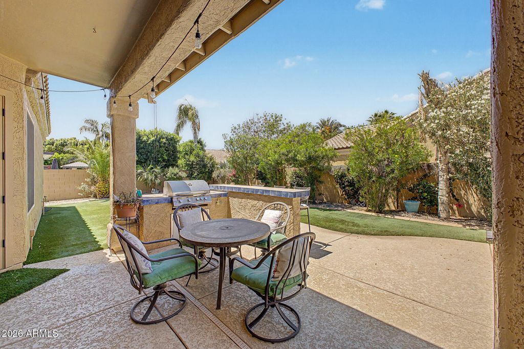 Image 32 of property listing at 3092 S PENNINGTON Drive, Chandler, AZ 85248