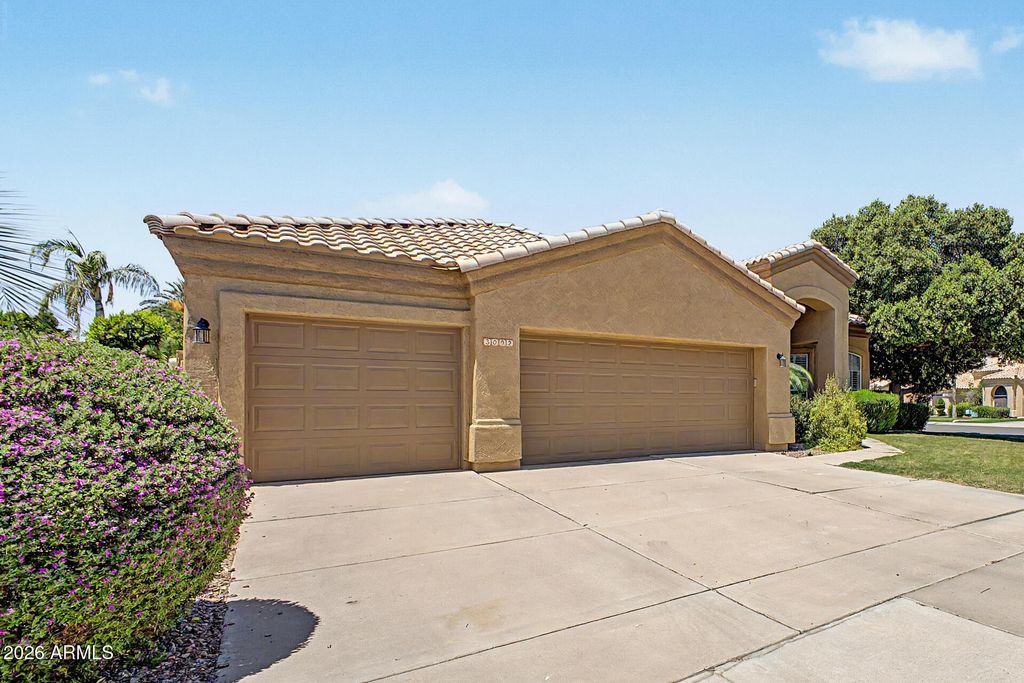 Image 4 of property listing at 3092 S PENNINGTON Drive, Chandler, AZ 85248