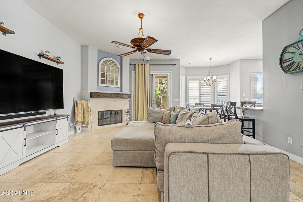 Image 9 of property listing at 3092 S PENNINGTON Drive, Chandler, AZ 85248