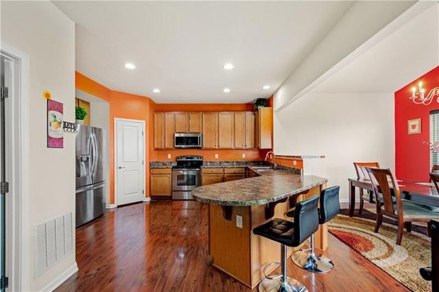 312 Sunrise Dr, Carnegie, PA 15106