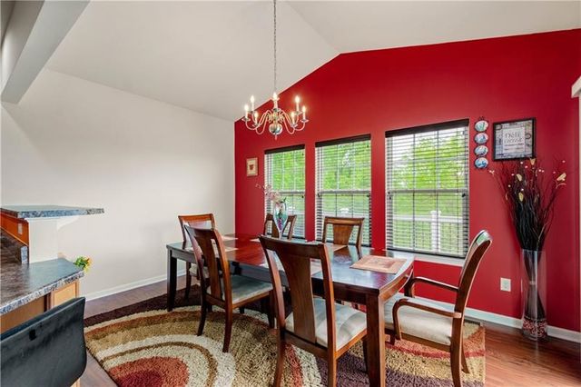 312 Sunrise Dr, Carnegie, PA 15106