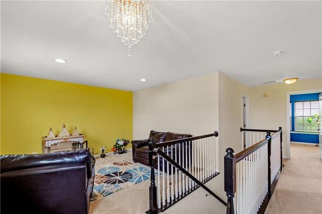 312 Sunrise Dr, Carnegie, PA 15106