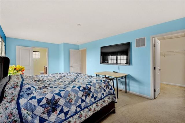 312 Sunrise Dr, Carnegie, PA 15106