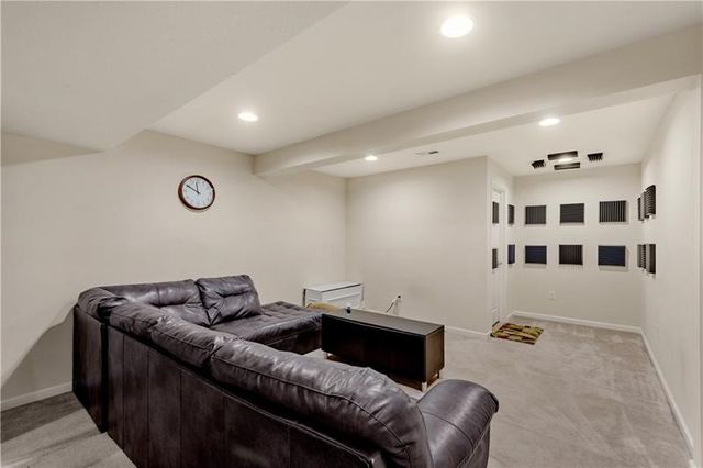 312 Sunrise Dr, Carnegie, PA 15106