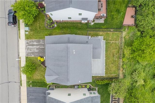 312 Sunrise Dr, Carnegie, PA 15106