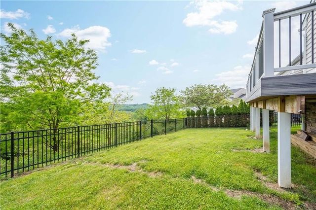 312 Sunrise Dr, Carnegie, PA 15106