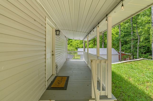 825 County Road 82, Athens, TN 37303