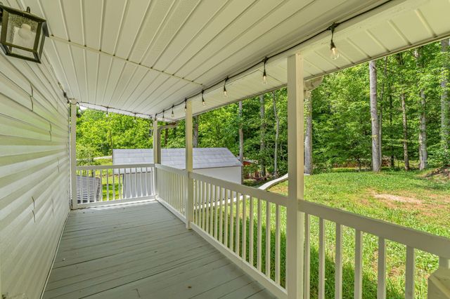 825 County Road 82, Athens, TN 37303