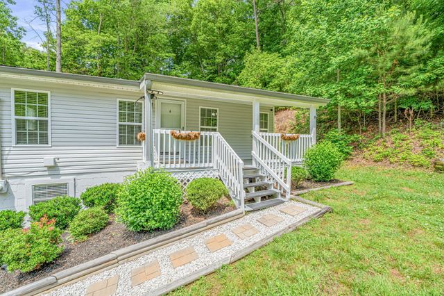 825 County Road 82, Athens, TN 37303