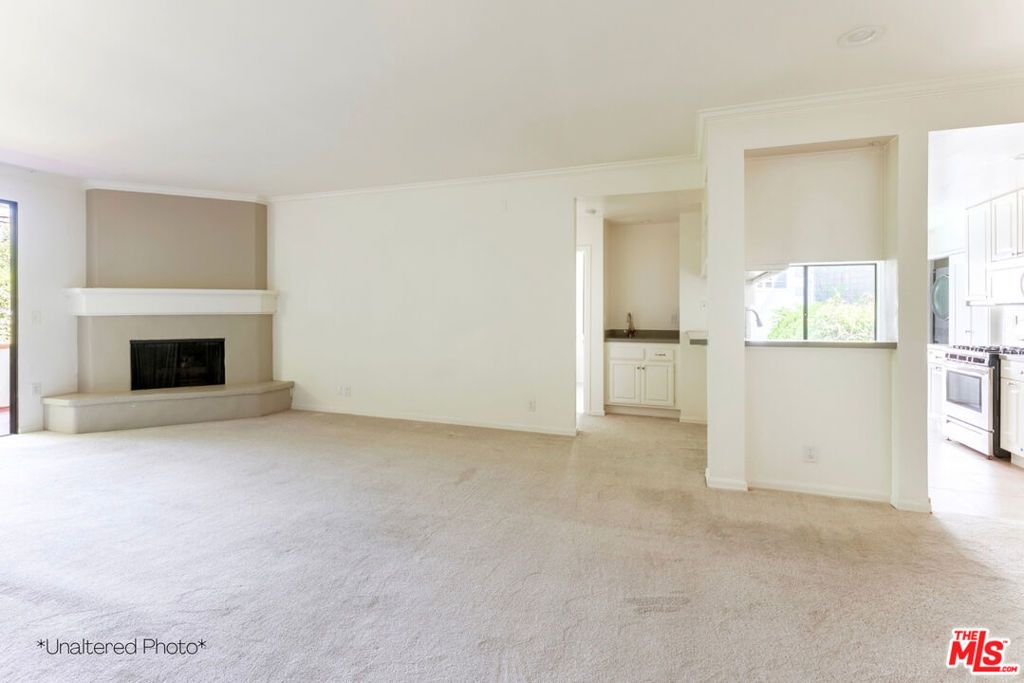11755 Montana Avenue 208, Los Angeles, CA 90049 — photo 2
