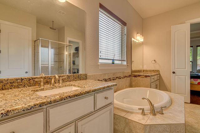 2709 Belicia LN, Round Rock, TX 78665