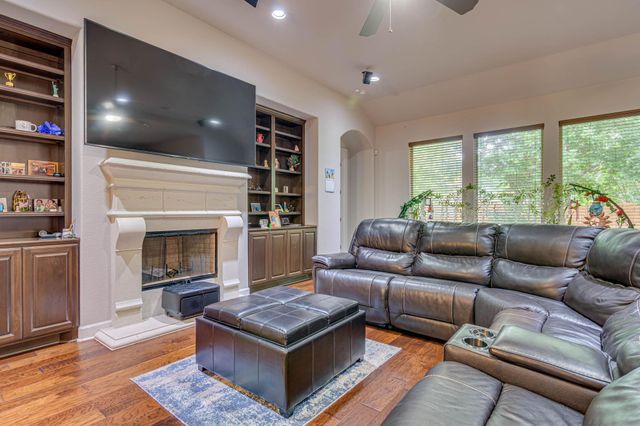 2709 Belicia LN, Round Rock, TX 78665