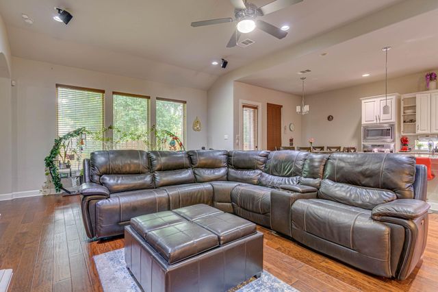 2709 Belicia LN, Round Rock, TX 78665