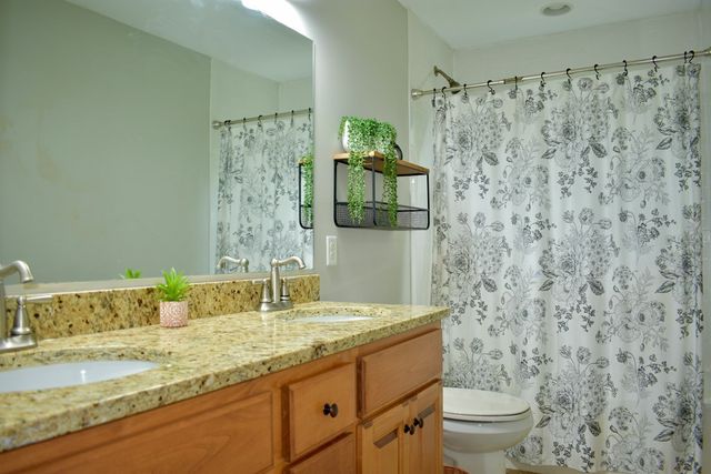 1901 N Keystone Way, Dalton, GA 30720