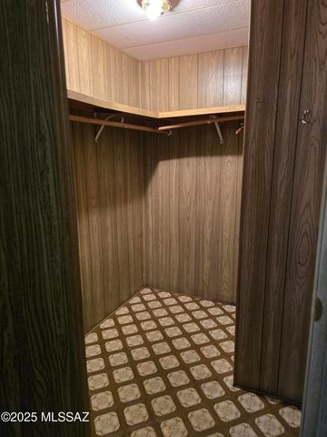 201 W Rama Drive, Green Valley, AZ 85614