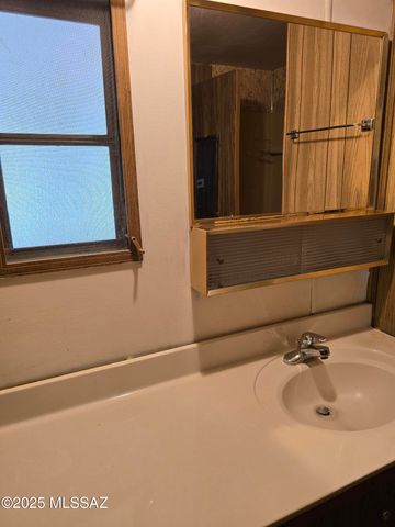 201 W Rama Drive, Green Valley, AZ 85614