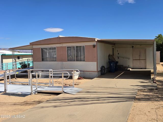 201 W Rama Drive, Green Valley, AZ 85614