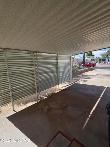 201 W Rama Drive, Green Valley, AZ 85614