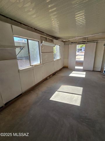 201 W Rama Drive, Green Valley, AZ 85614