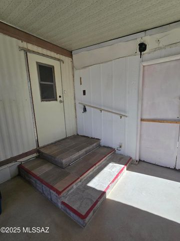 201 W Rama Drive, Green Valley, AZ 85614