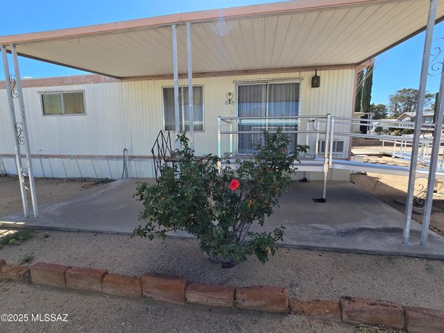 201 W Rama Drive, Green Valley, AZ 85614