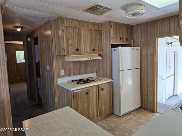 201 W Rama Drive, Green Valley, AZ 85614