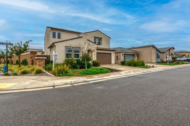 518 Traverse Drive S, Madera, CA 93636
