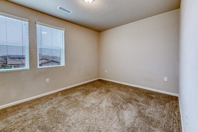 518 Traverse Drive S, Madera, CA 93636