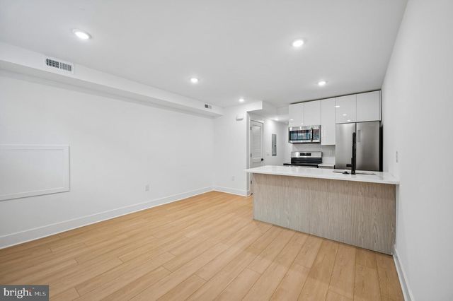 612 N 39TH ST, Philadelphia, PA 19104