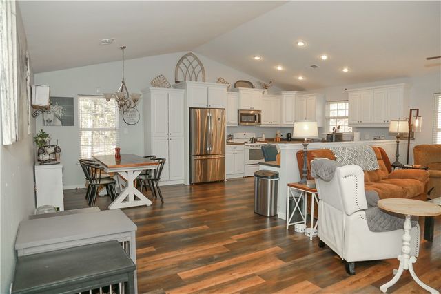 1814 Paradise Acres Road, Russellville, AR 72802