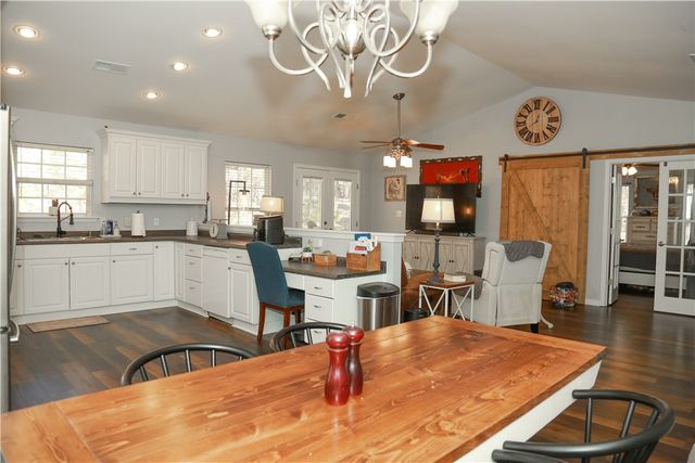 1814 Paradise Acres Road, Russellville, AR 72802