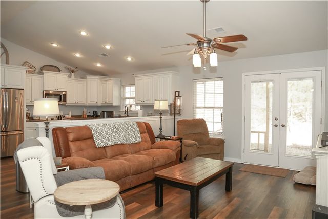 1814 Paradise Acres Road, Russellville, AR 72802