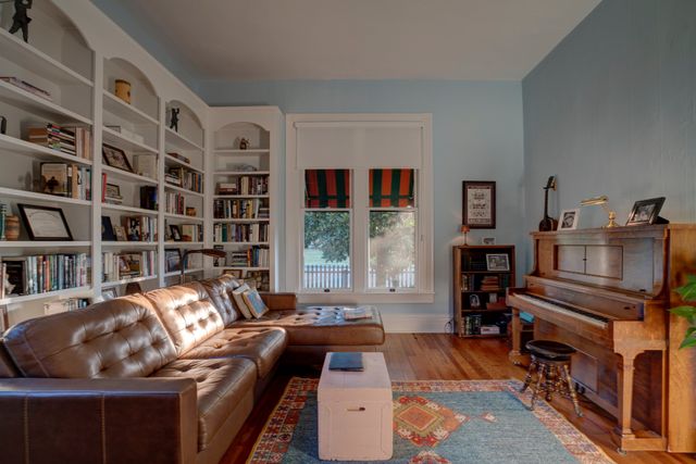 305 4th Ave, S, Franklin, TN 37064