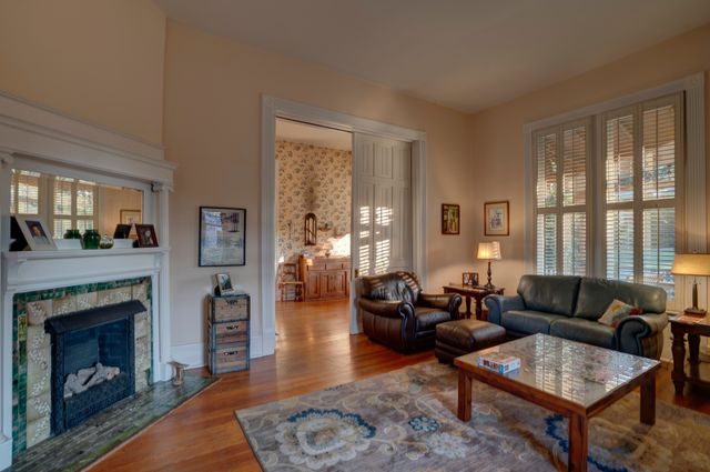 305 4th Ave, S, Franklin, TN 37064