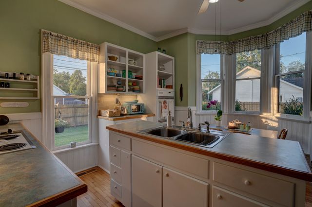 305 4th Ave, S, Franklin, TN 37064